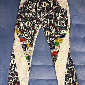 Multicoloured graphic print jeans with a unique design,men  Size: 38
